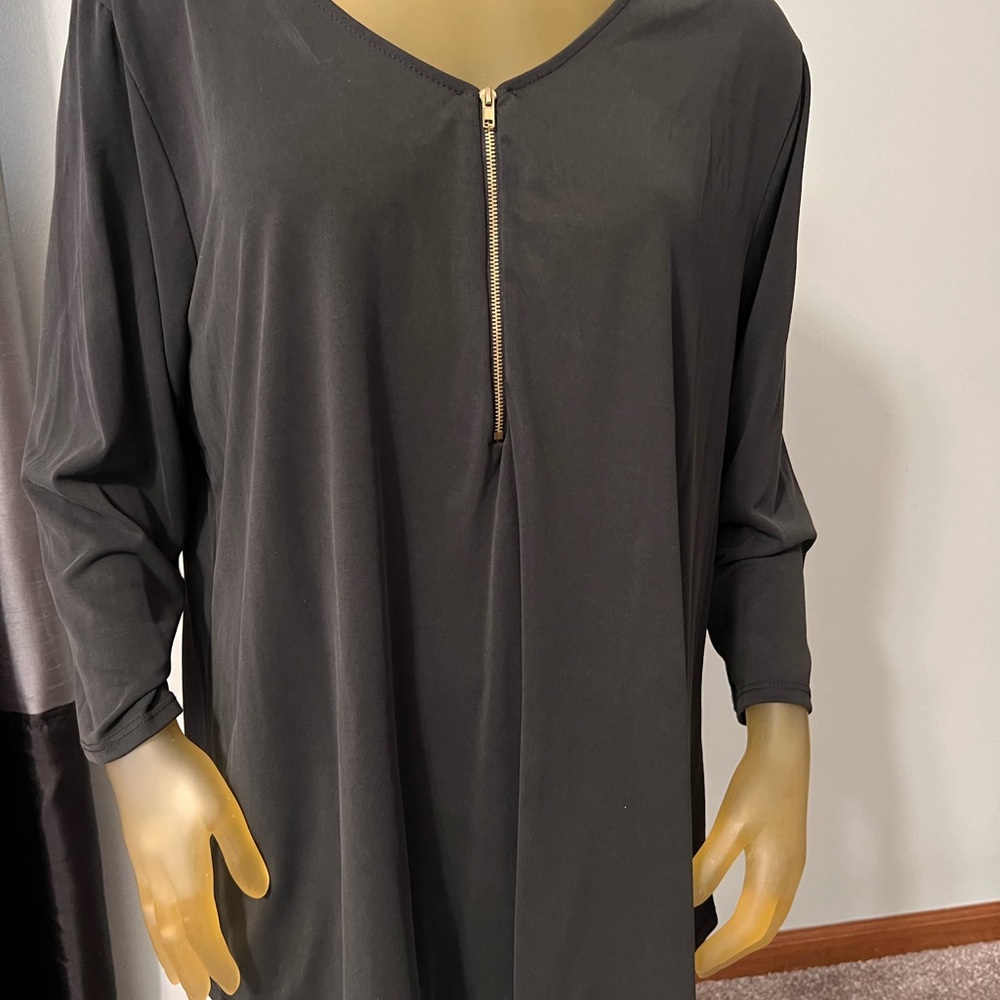 Black Zip Front Top 2X